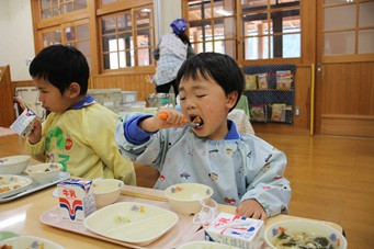 園給食２